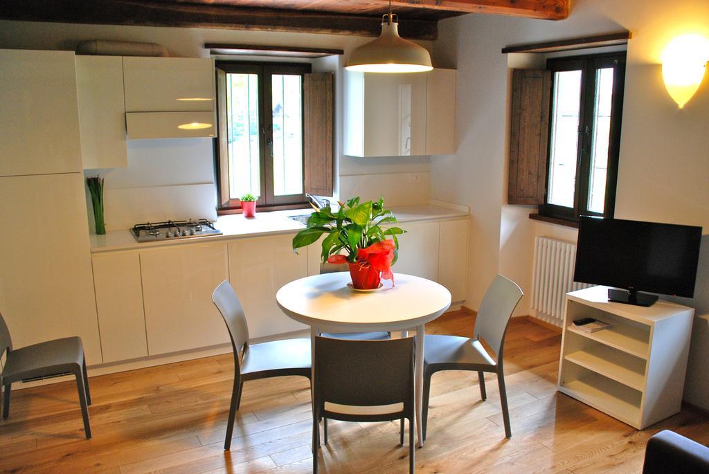 Il Borgo Antico Lägenhet Cadarese Exteriör bild