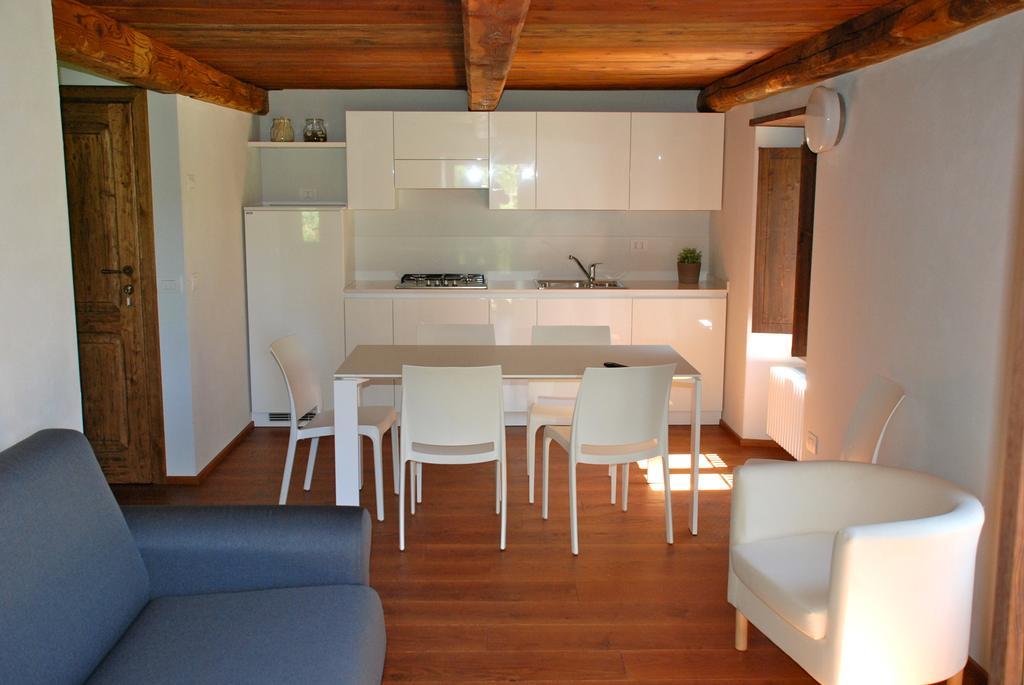 Il Borgo Antico Lägenhet Cadarese Exteriör bild