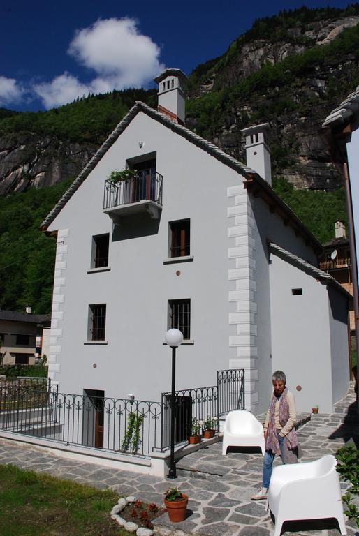 Il Borgo Antico Lägenhet Cadarese Exteriör bild